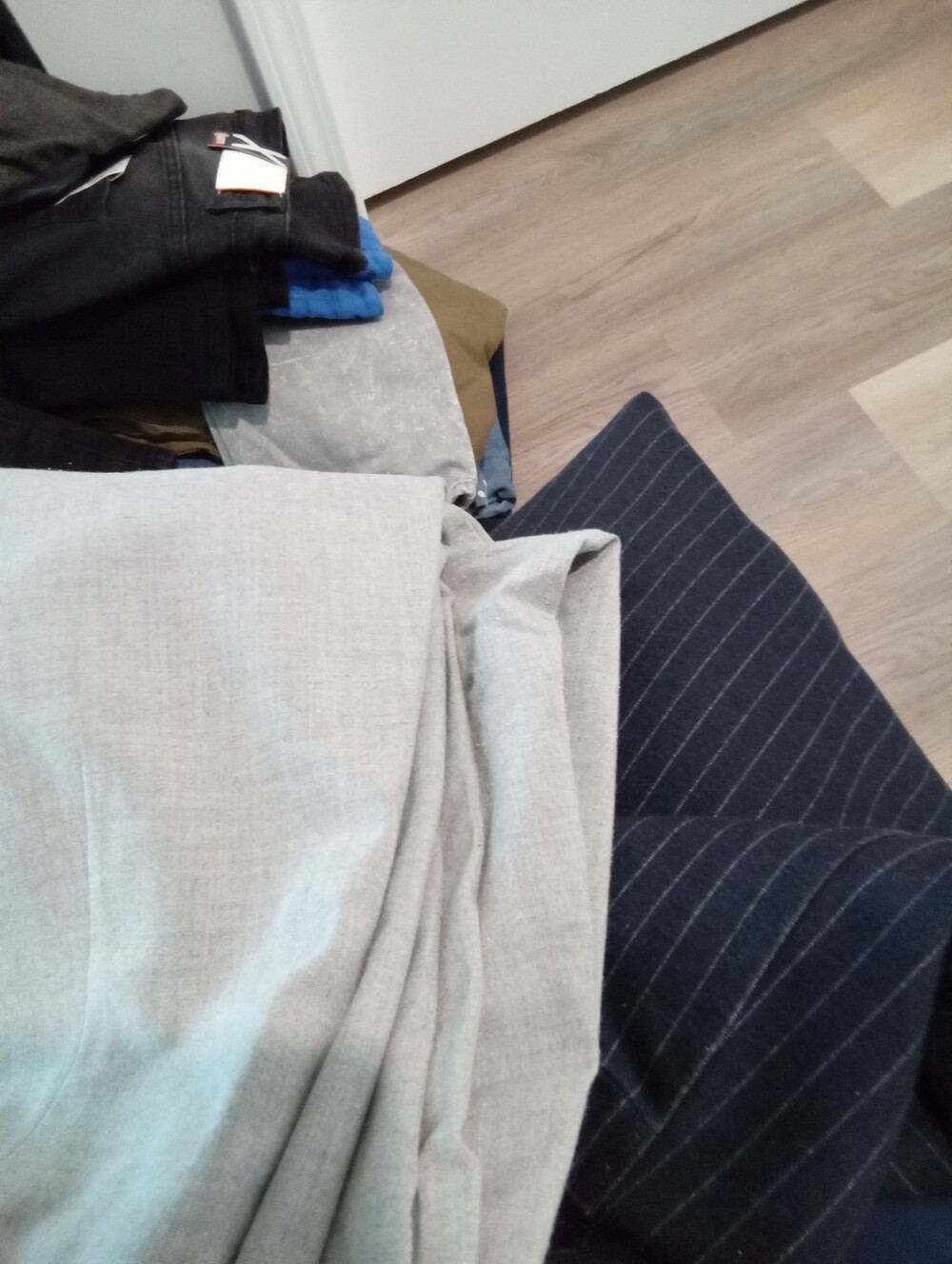 Rafaella Crop Wide Leg Trousers Sz 8 Patch Pocket Dark NavyBlue w/Gray Pinstripe - Picture 9 of 10
